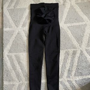 Size medium Black maternity leggings